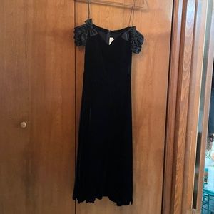 Super cute off the shoulder velvet evening dress, worn once.